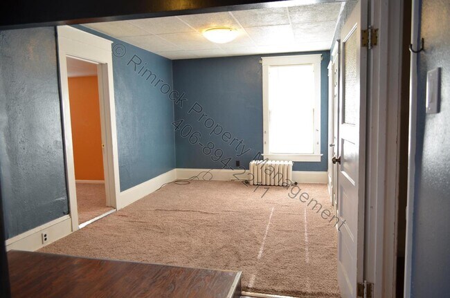 Building Photo - 825 Avenue C