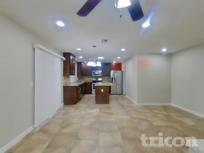 Foto del edificio - 8434 S 19th St