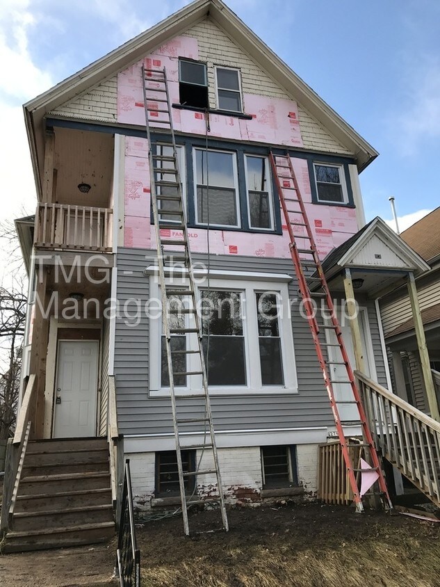 Primary Photo - 2763 N Booth St