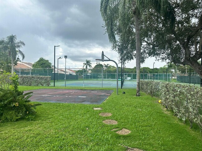 Foto del edificio - 8563 SW 115th Ct