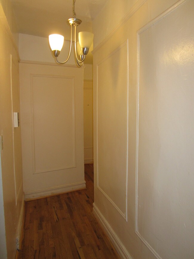 Building Photo - 437 Kingston Ave