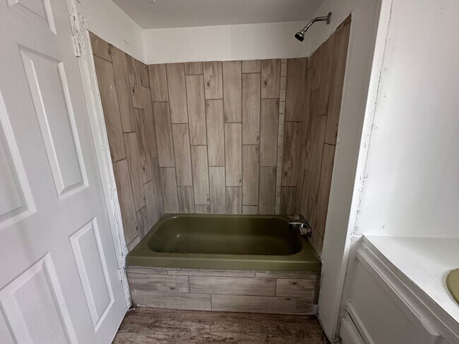 Foto del edificio - 2Bed 1Bath Rent To Own in Zephyrhills, FL