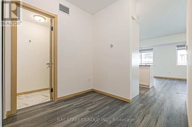 Building Photo - 3453 Victoria Park Ave