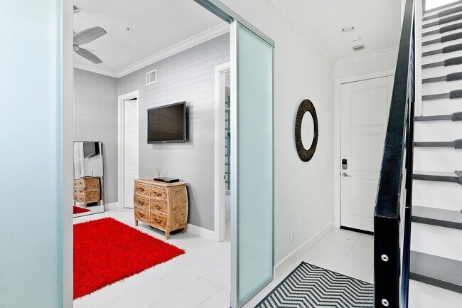 Foyer - 392 NE 2nd Ave