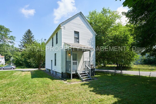 Building Photo - 90 Paris Ave