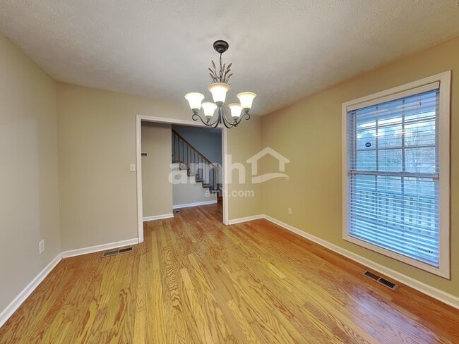 Building Photo - 5110 Salem Dr