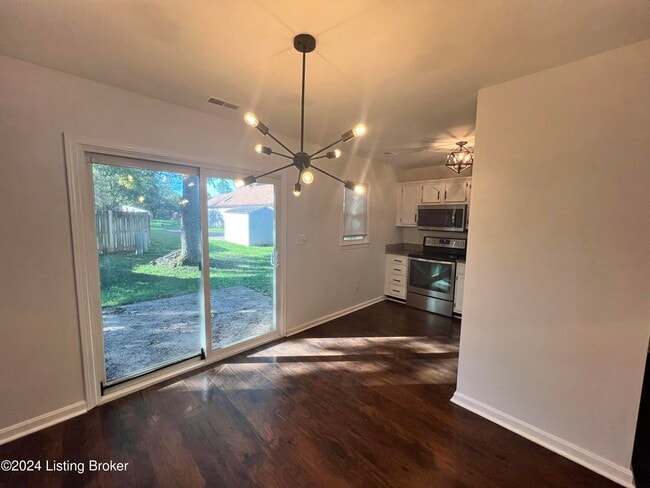 Building Photo - 10430 Going Ct