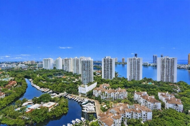 Foto del edificio - 1000 W Island Blvd