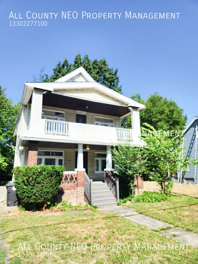 Building Photo - 3046 E 130th St