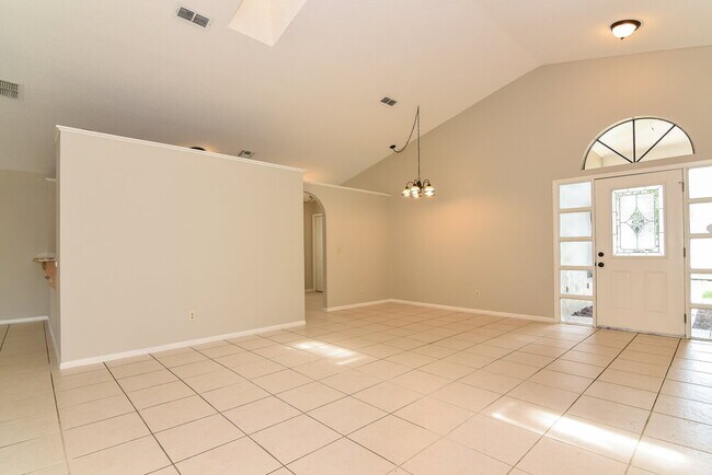 Building Photo - 600 Birgham Pl