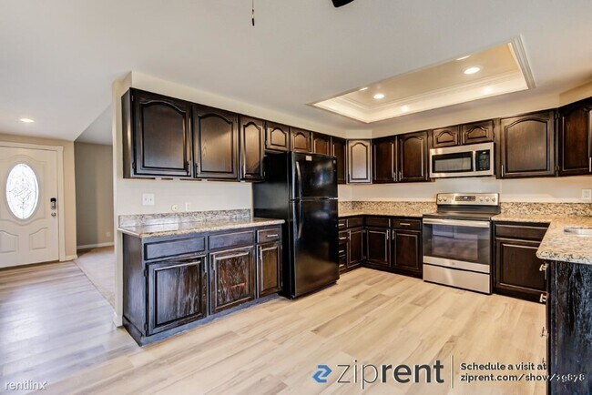 Foto del edificio - 3 br, 2 bath House - 525 San Gorgonio Driv...