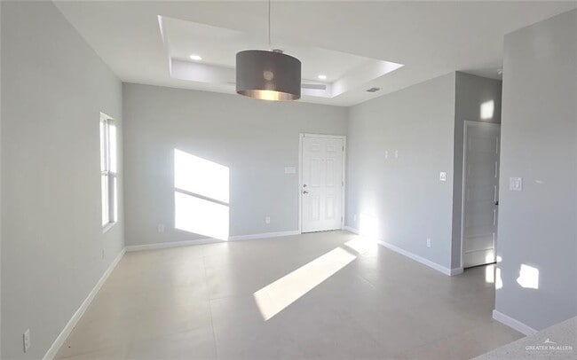 Building Photo - 6 N Abbey Ave