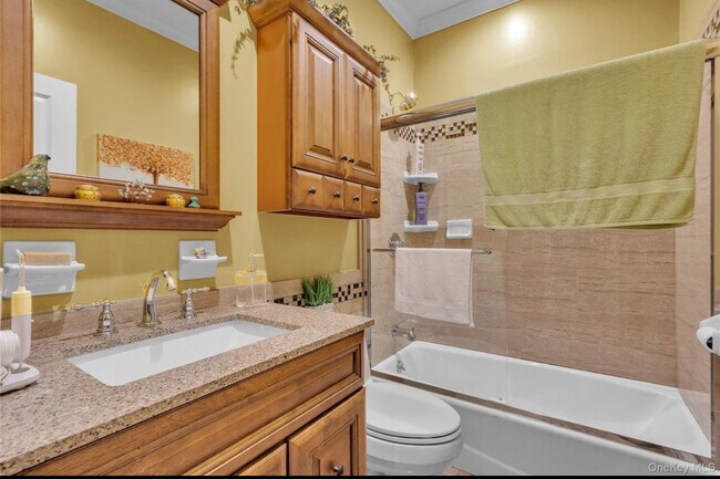 Foto del edificio - 150 S 6th Ave