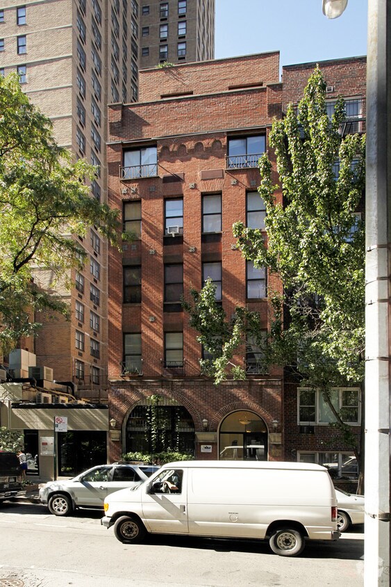 Building Photo - 156 E 30th St