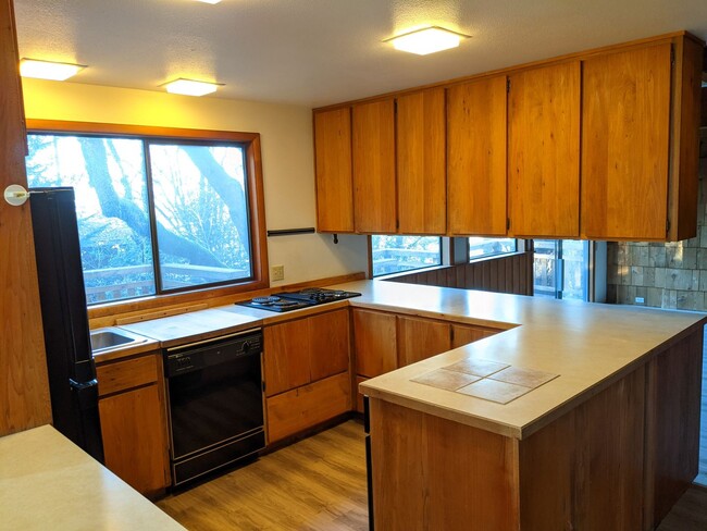 Foto del edificio - Great 4-Bedroom, 2-Bath Home In South Eugene!