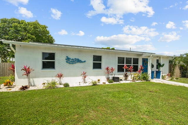 Building Photo - 936 SE Dolphin Dr