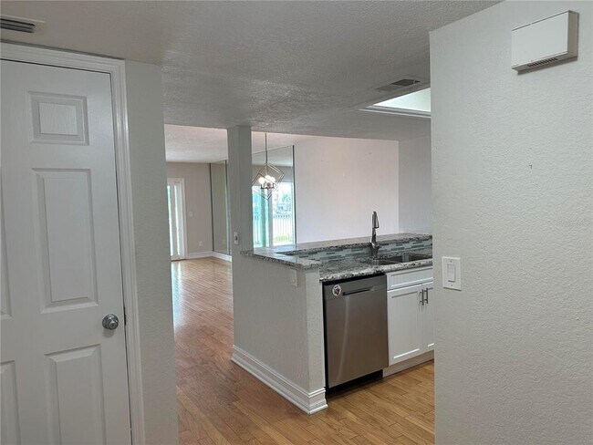 Building Photo - 505 Hidden Harbour Dr