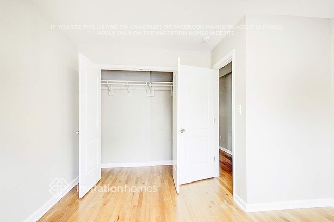 Building Photo - 512 Uzzle St Building Photo - 512 Uzzle St