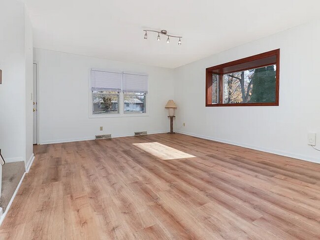 Foto del edificio - 913 S Linden St