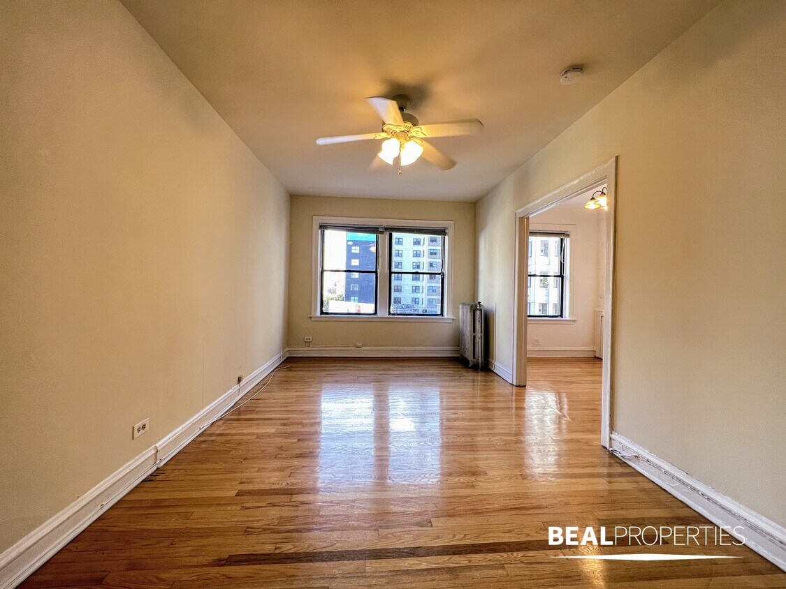 Foto principal - 1164 N Dearborn St