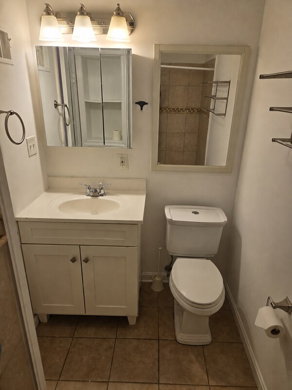 Foto del edificio - 7708 Suthard Dr