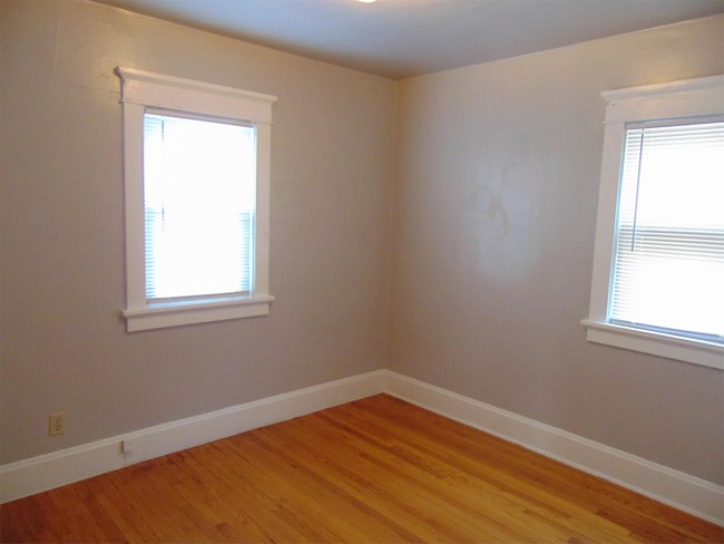 Foto del edificio - 330 S Quincy St
