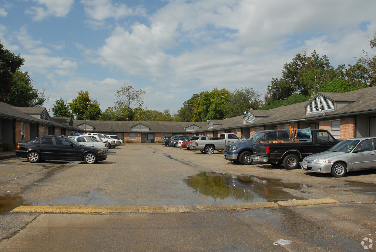 Primary Photo - The Oxford Apartments