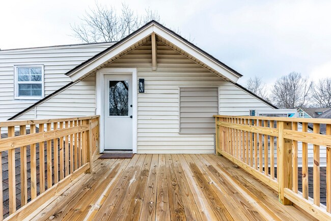 Building Photo - Charming, Fully Furnished Kenwick Rental | $1,500/mo – Utilities Included