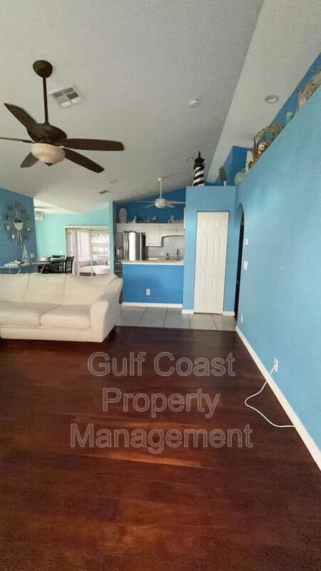 Foto del edificio - 11652 Pawley Ave