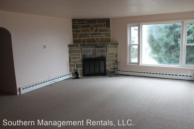 Foto del edificio - 3 br, 1.5 bath House - 431 N. Main Street