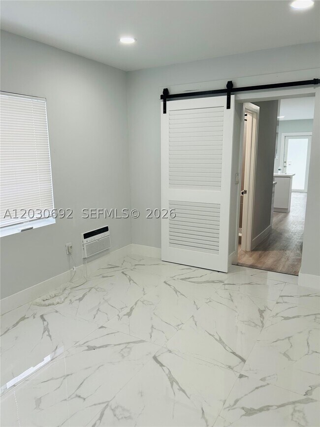 Foto del edificio - 55 SW 63rd Ct