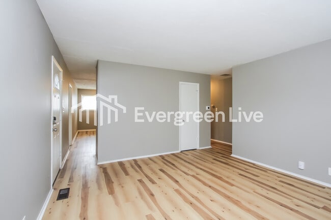 Foto del edificio - 615 S Green St