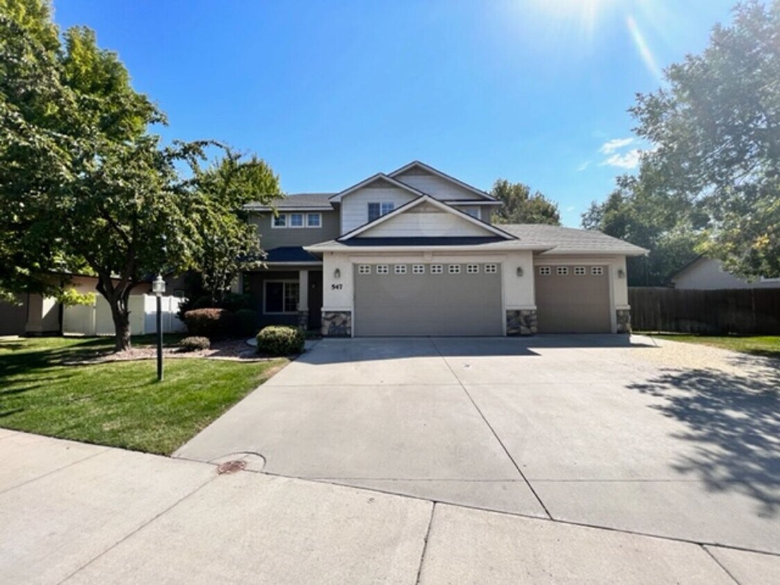 Primary Photo - Meridian Home In Desirable Area w/ 3 Car G...