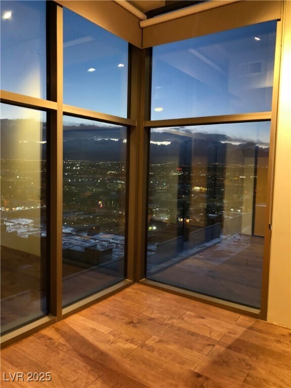 Foto del edificio - 353 E Bonneville Ave