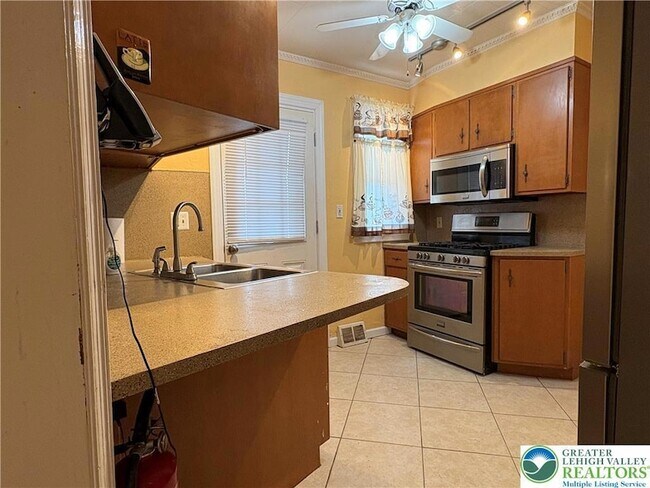 Foto del edificio - 754 E Washington Ave