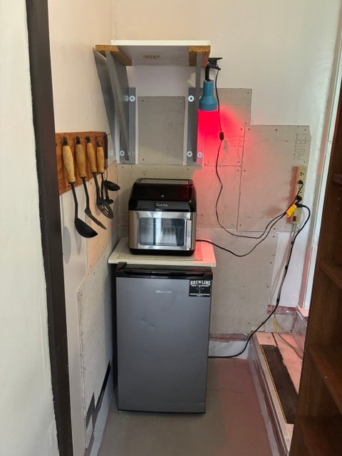 Newly upgraded kitchenette ready for are sumptuous fryer cooking... - 8507 Fullbright Ave