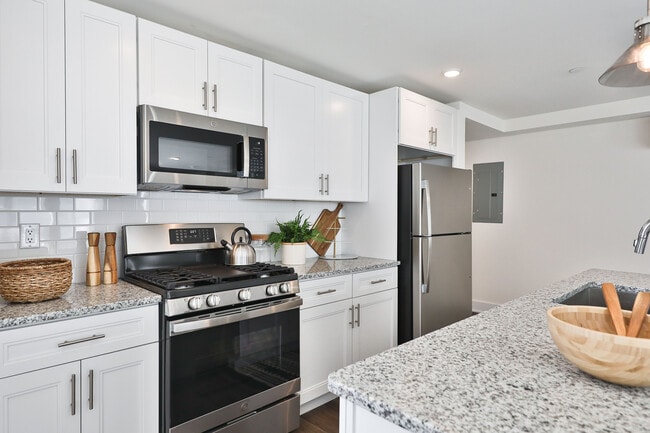 Building Photo - 801 Aramingo Ave