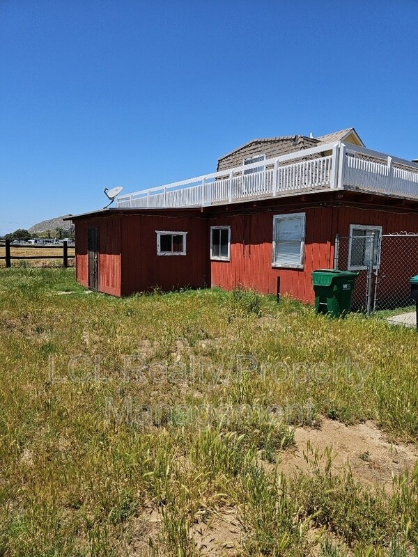 Building Photo - 33123 9th St