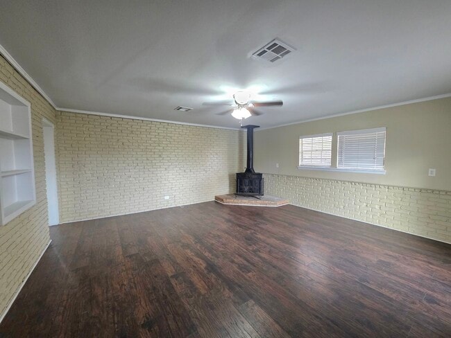 Foto del edificio - 5219 Goodland Dr