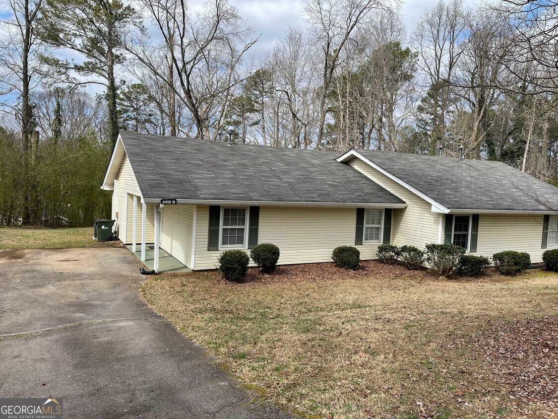 4450 Township Dr, Oakwood, GA 30566 Townhome Rentals in Oakwood GA