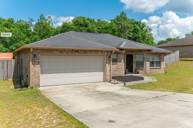 Building Photo - 3 bedroom 2 bathroom
