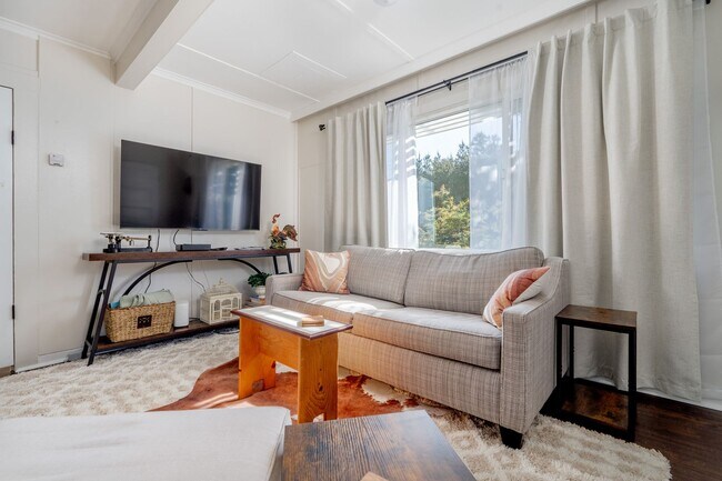 Foto del edificio - 273 W Carmel Valley Rd