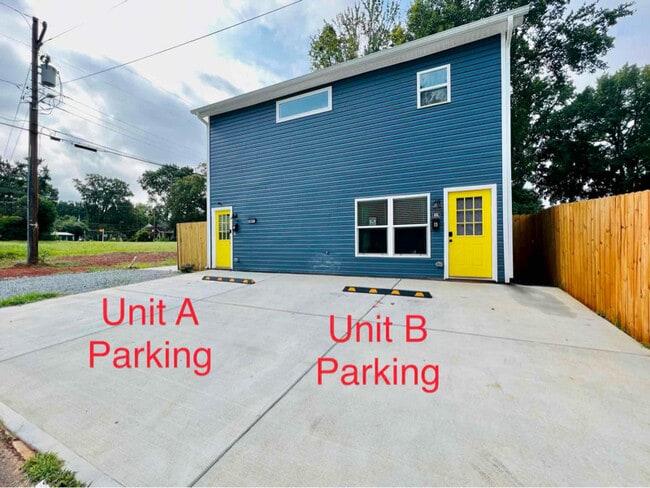 Building Photo - 1811 Hildebrand St