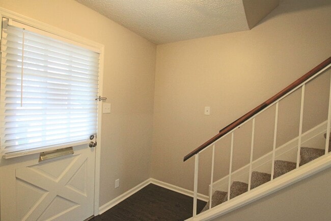 Building Photo - Delmar Dr. 2514/2516
