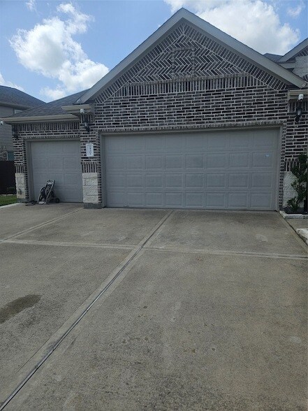 Building Photo - 24307 Bello Everett Lake Dr