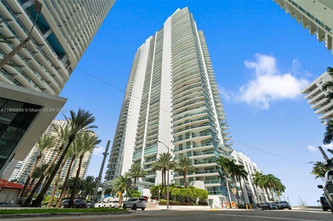 Foto del edificio - 1331 Brickell Bay Dr