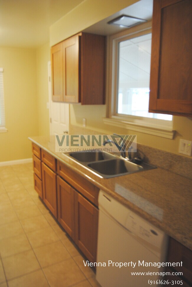 Foto del edificio - Cute 3 Bedroom Home with a Large Backyard