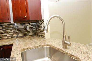 Building Photo - 5871 Rowanberry Dr