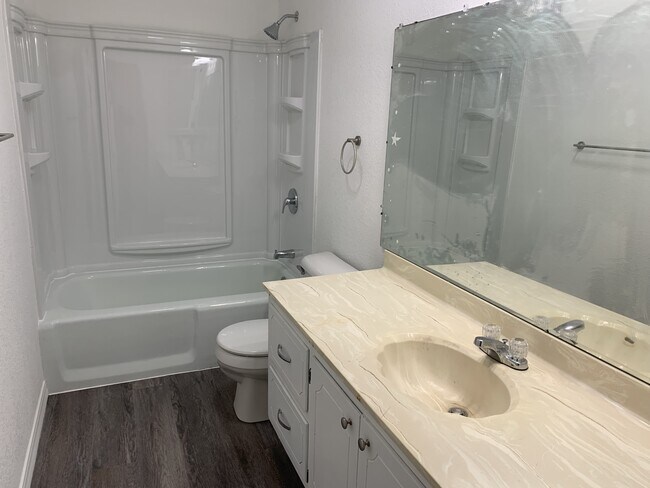 Foto del edificio - 2300 Richmond Rd