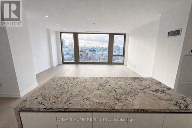 Building Photo - 1315 Bay St.